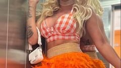 Mary Oliveira Online