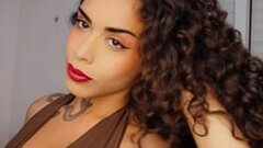 Miss Adora Online